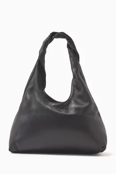 أسود