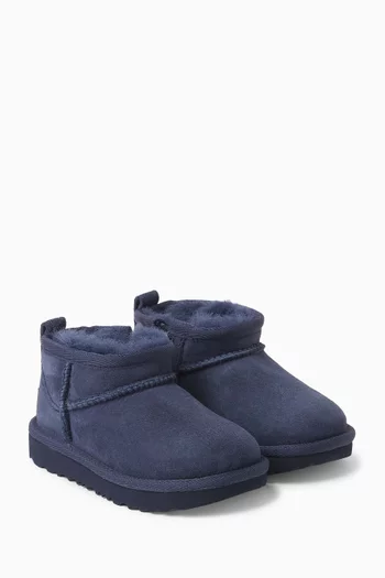 Classic Ultra Mini Boots in Sheepskin