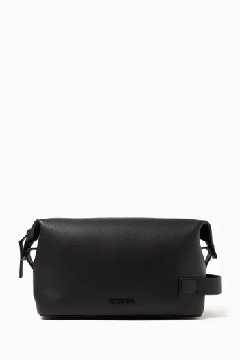 Logo Wash Bag in Faux-leather