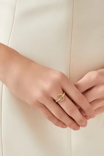 Oval Diamond Ring in 18kt Gold