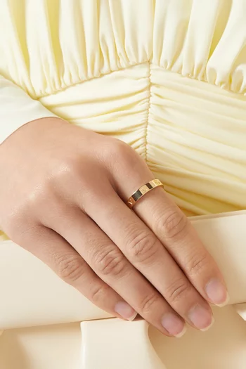 B.zero1 Essential Band Ring in 18kt Gold