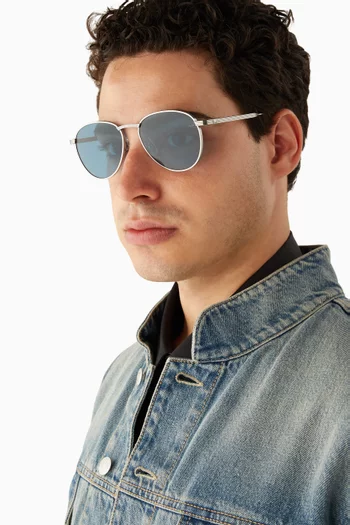 Round Sunglasses in Titanium