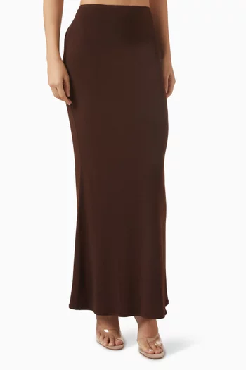 تنورة أرينا طويلة