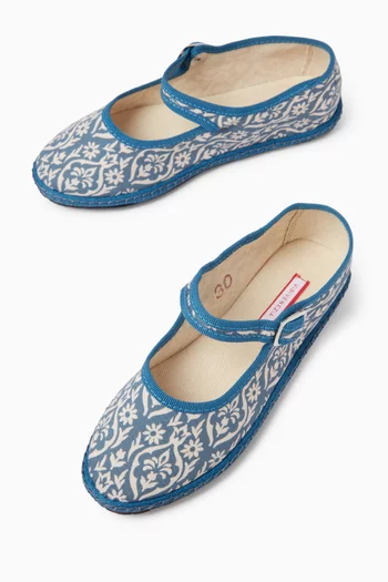 Ballerina Flats in Canvas
