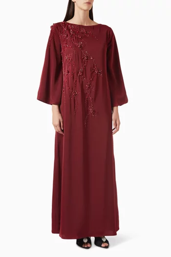 قفطان مزين بتطريزات