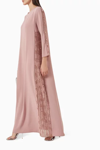 قفطان مزين بتطريزات
