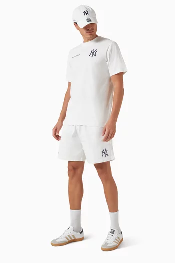 شورت رياضي بشعار Yankees‏ كلاسيكي