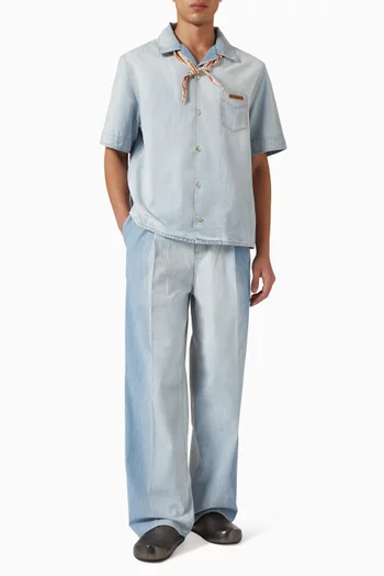 قميص بربطة عنق شامبراي