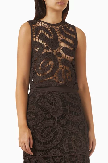 بلوزة كروشيه بنقشة هندسية