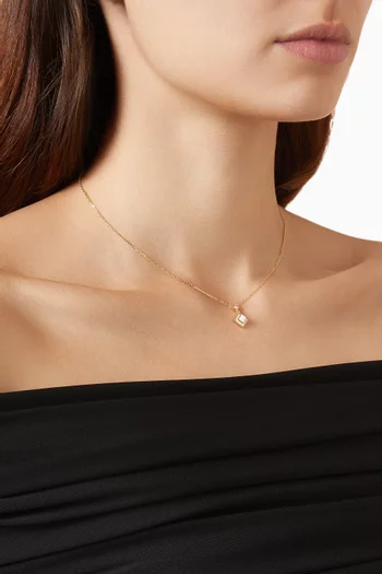 Cleo Lotus Agate & Diamond Pavé Pendant Necklace in 18kt Gold