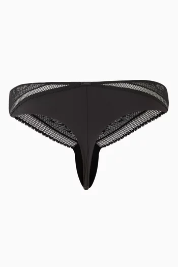 Thongs in Signature Stretch Lace