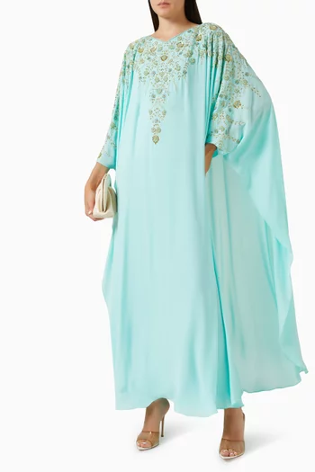 قفطان مزين بتطريزات كريب