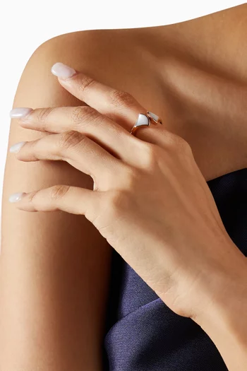 Diva's Mother of Pearl Ring in 18kt Rose Gold
