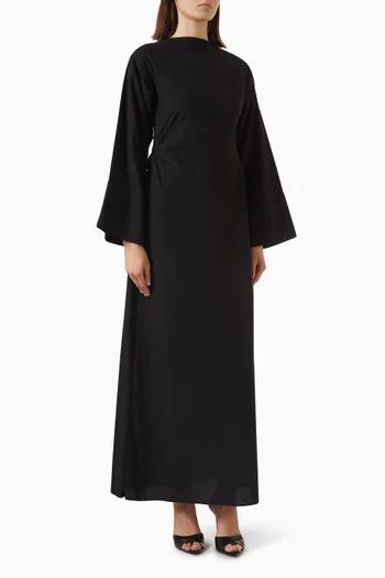 فستان طويل مقسم لأجزاء
