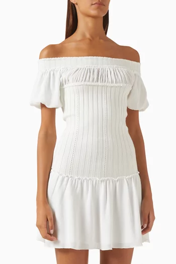 فستان اورا قصير منسوج بأكتاف مكشوفة