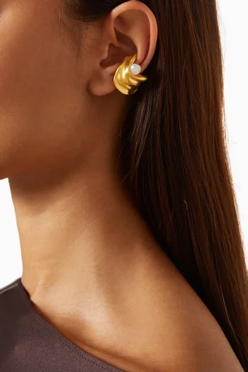 قرط جرافيتي بتصميم محيط بالأذن مرصع باللؤلؤ نحاس مطلي ذهب عيار 12