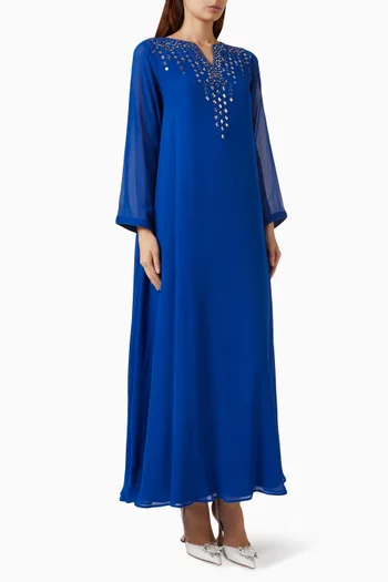 قفطان مزين بتطريزات