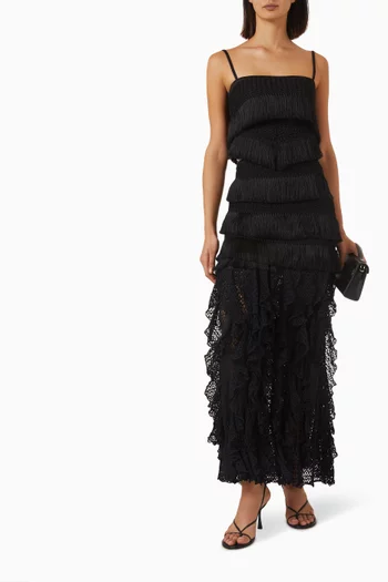 بلوزة آيلا بشرّابات وخيوط مكرمية