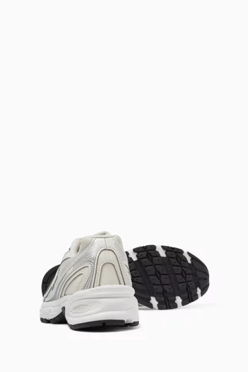 740 Sneakers in Mesh