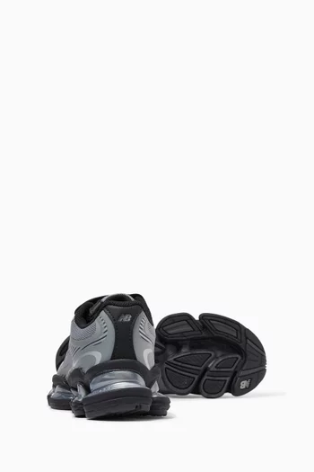 2000 Sneakers in Mesh