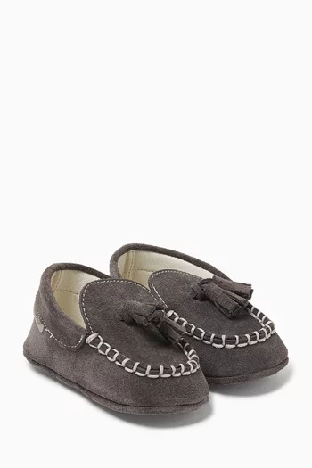 Tasselled Loafers in Suede