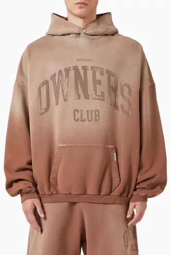 كنزة بغطاء رأس وطبعة Owners Club‏ صوف قطني