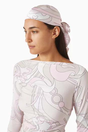 وشاح رأس بنقشة