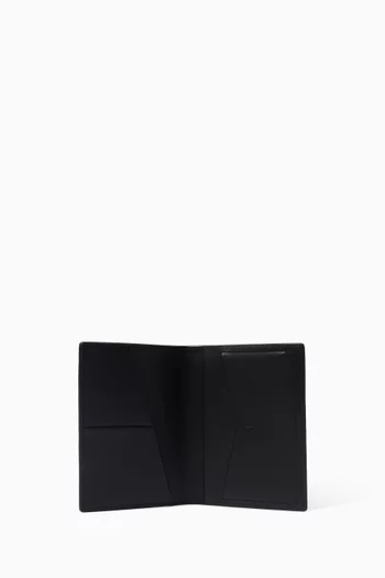 126 Passport Wallet in Grained Nappa Leather