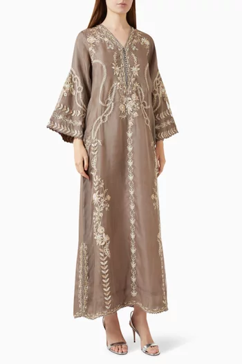قفطان مزين بتطريزات
