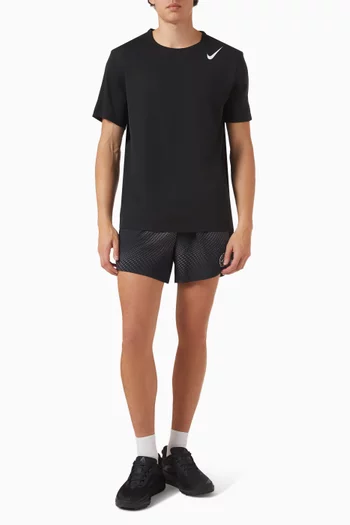شورت للجري سترايد بتقنية Dri-FIT مبطن بسروال تحتي