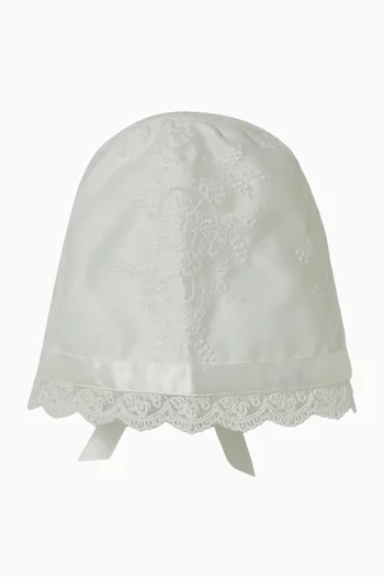 Bonnet in Lace