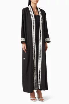 أسود