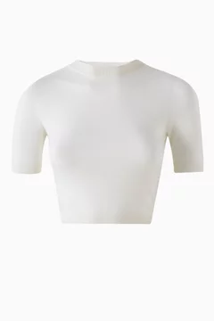 أبيض