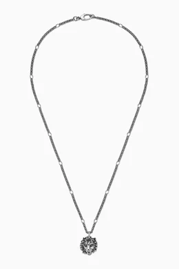 Necklace with lion hotsell head pendant gucci