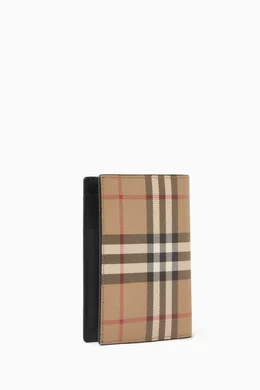 Burberry discount passport case