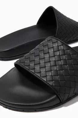 Buy Bottega Veneta Black Lake Sandals in Intrecciato Calfskin For Men Online Ounass Saudi