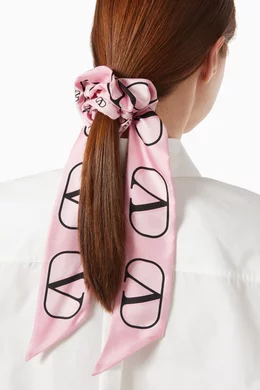 Brand new Valentino Pink Scrunchie with white logo / hair tie Brand new Valentino Pink Scrunchie with white logo / hair tie main image 2