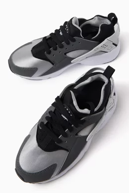 Huarache black and white junior top