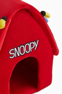 新品 Kith for Peanuts Snoopy Doghouse Kith for Peanuts Doghouse Pops Up at Domino Park Ahead of