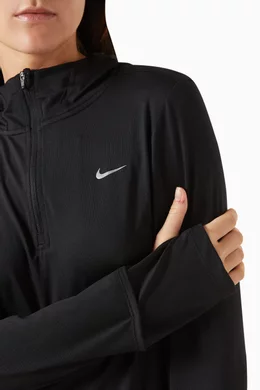 Nike swift running jacket deals