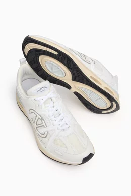 【関税＆送料込み】Valentino Garavani Vlogo Easyjog White/G Vlogo Easyjog Calfskin And Fabric Sneaker for Woman in White