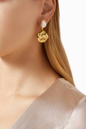hover state of Wave Dangling Earrings in 18kt Gold-plated Brass