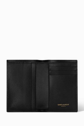 hover state of محفظة صغيرة بفتحات للبطاقات وشعار كاسندر جلد