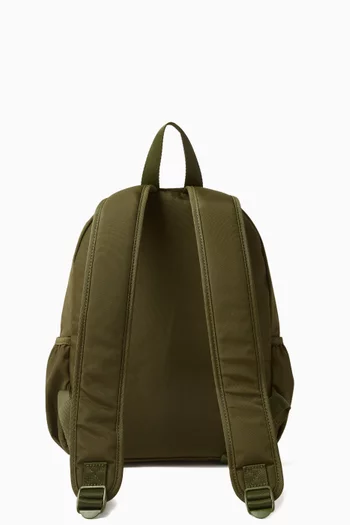 حقيبة ظهر بشعار الماركة نايلون من تشكيلة الملابس الأساسية
