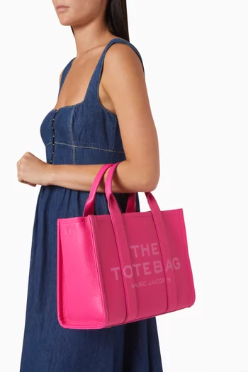 The Medium Tote Bag in Leather