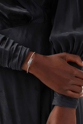 سوار كليو رفيع سهل الارتداء مرصع بالماس ذهب أبيض عيار 18