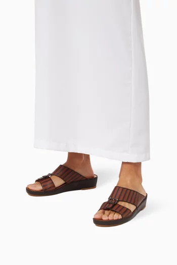 حذاء تشينغيا مفتوح جلد ماعز