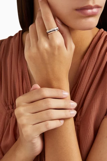 Quatre Classique Small Diamond Ring in 18kt Gold