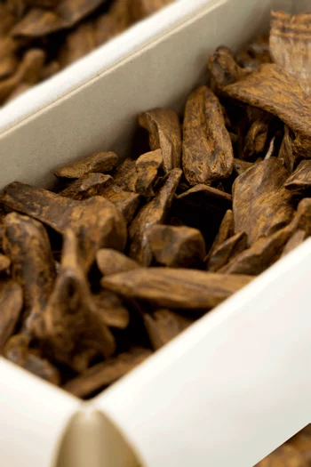 علبة هدايا فاخرة بعود مررقي