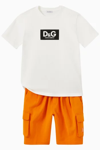 تي شيرت بقصة فضفاضة بطبعة شعار الماركة